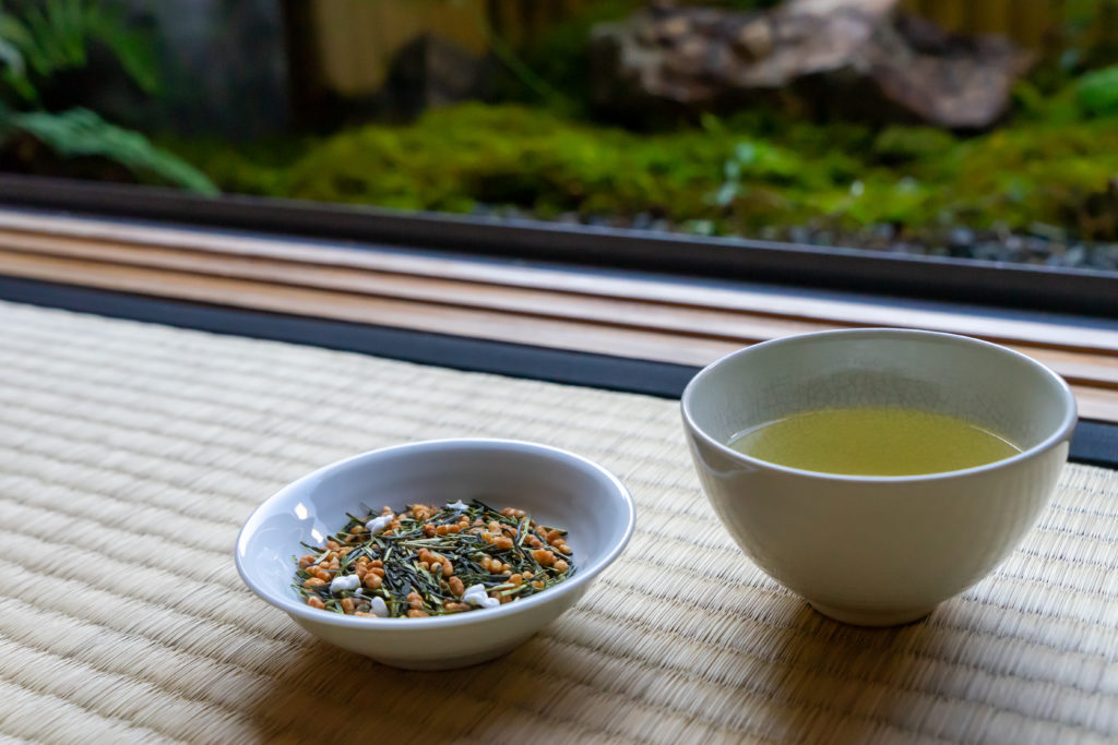 若草園の特上玄米茶と茶葉