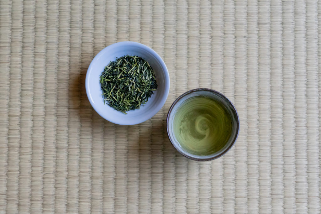 若草園の茎茶かりがねと茶葉